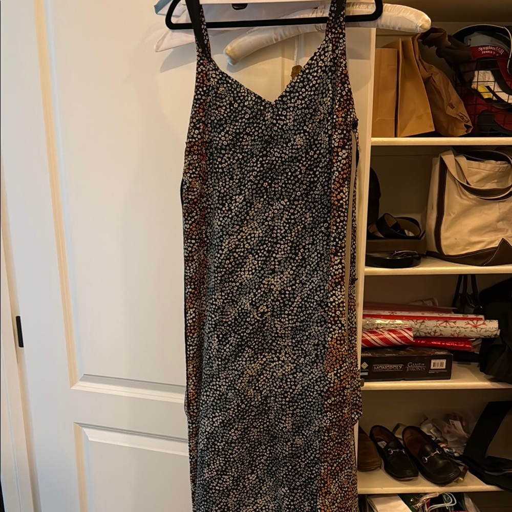 Chic Black Maxi Dress with Flowing Silhouette